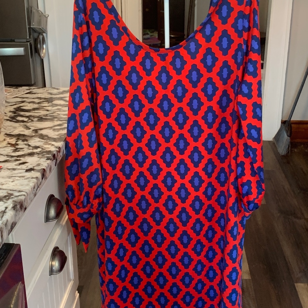 Mudpie low back dress with tie cuffs. Preowned. Excellent condition